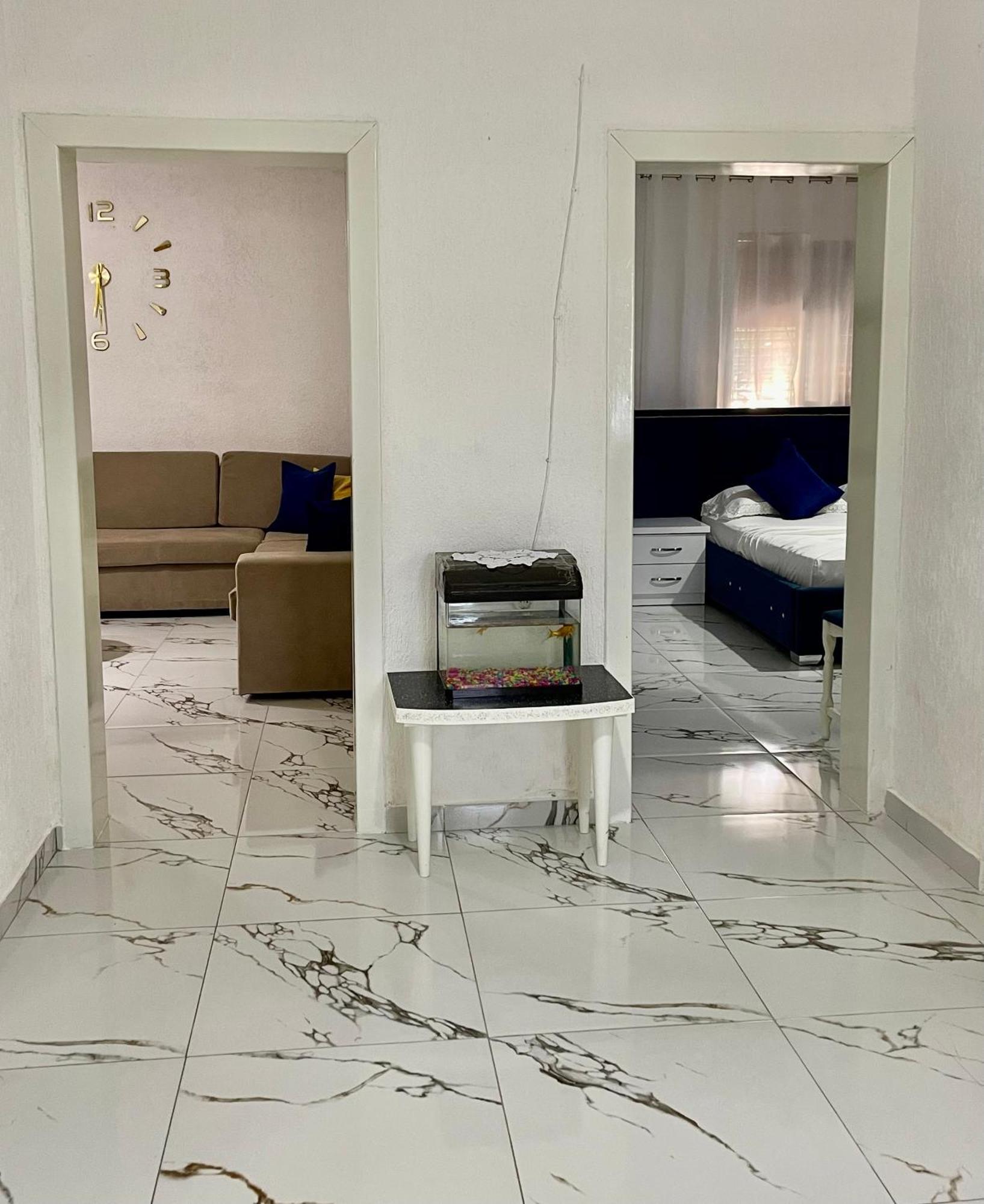 Guest House Dea Vlorë Buitenkant foto