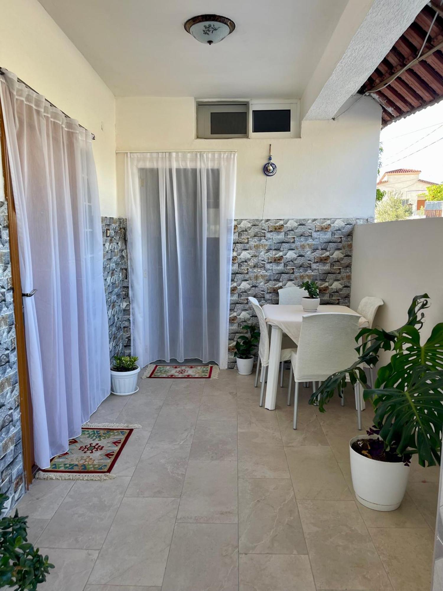 Guest House Dea Vlorë Buitenkant foto