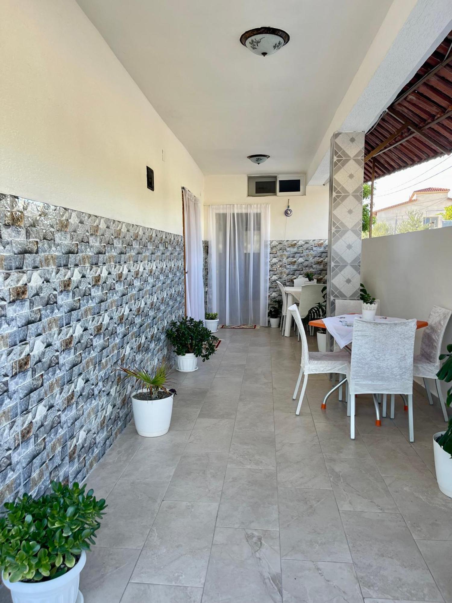 Guest House Dea Vlorë Buitenkant foto